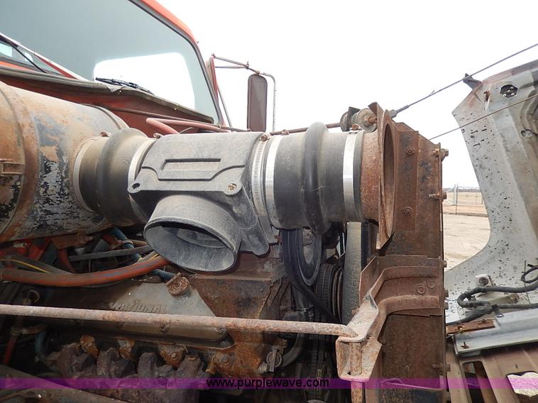 image for item I9278 1985 International S1754 dump truck