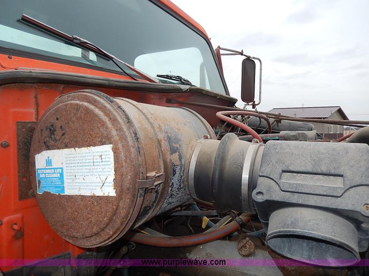 image for item I9278 1985 International S1754 dump truck