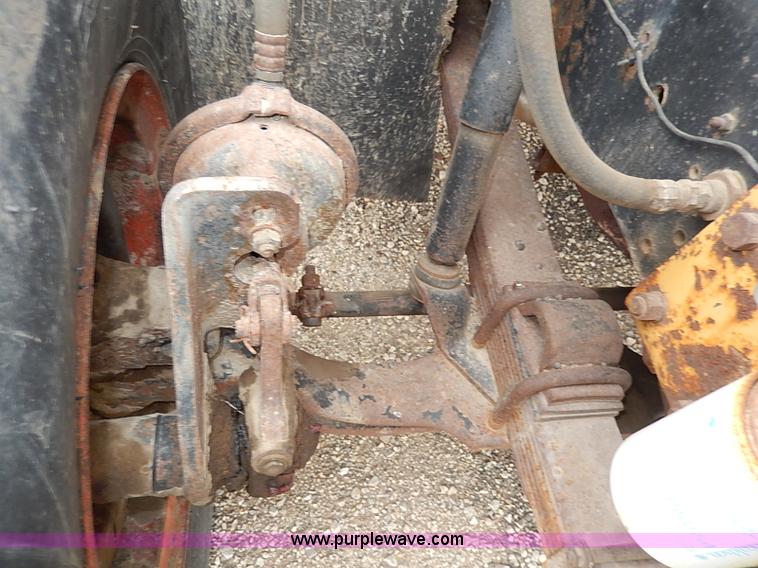 image for item I9278 1985 International S1754 dump truck