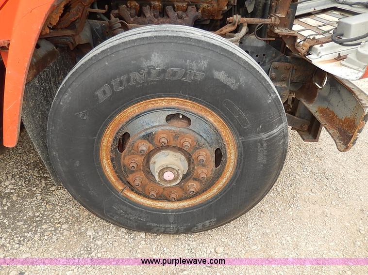 image for item I9278 1985 International S1754 dump truck