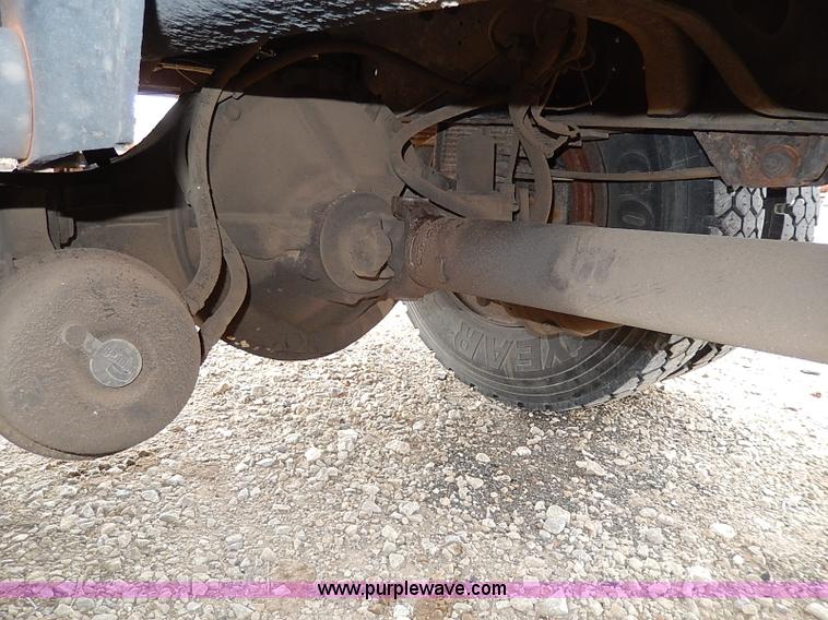 image for item I9278 1985 International S1754 dump truck