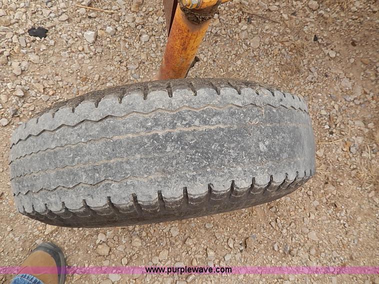 image for item I9279 1966 Massey-Ferguson 2135 Turf Special tractor