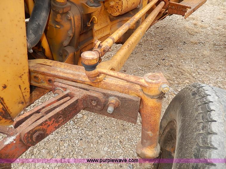 image for item I9279 1966 Massey-Ferguson 2135 Turf Special tractor