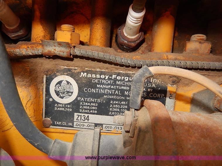 image for item I9279 1966 Massey-Ferguson 2135 Turf Special tractor