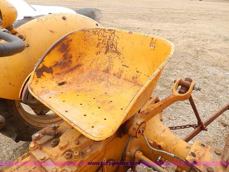 image for item I9279 1966 Massey-Ferguson 2135 Turf Special tractor
