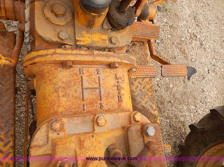 image for item I9279 1966 Massey-Ferguson 2135 Turf Special tractor