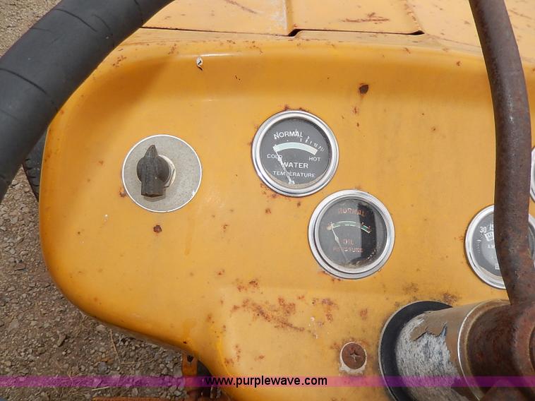 image for item I9279 1966 Massey-Ferguson 2135 Turf Special tractor