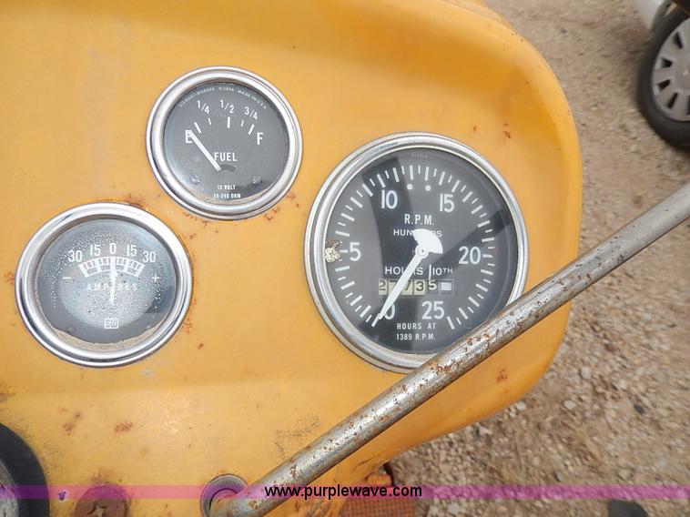 image for item I9279 1966 Massey-Ferguson 2135 Turf Special tractor