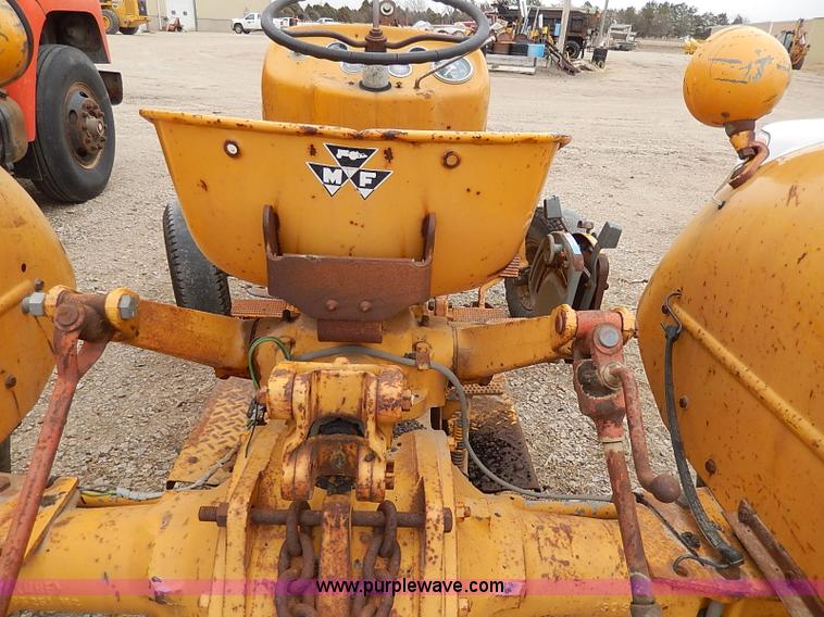 image for item I9279 1966 Massey-Ferguson 2135 Turf Special tractor