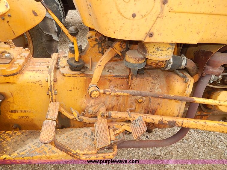 image for item I9279 1966 Massey-Ferguson 2135 Turf Special tractor