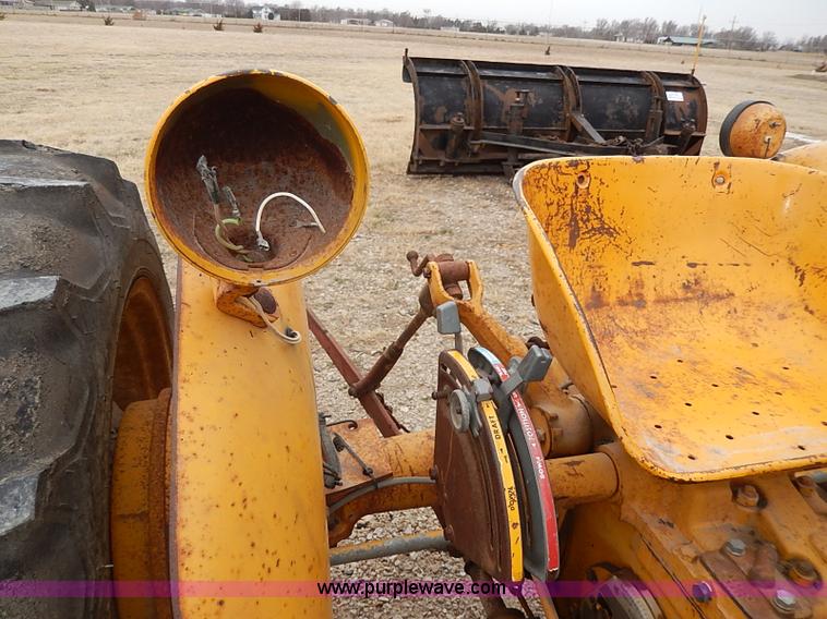 image for item I9279 1966 Massey-Ferguson 2135 Turf Special tractor