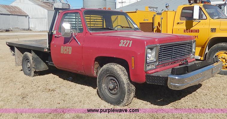 image for item I9306 1979 Chevrolet Scottsdale flatbed truck