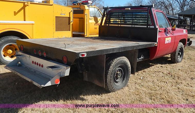 image for item I9306 1979 Chevrolet Scottsdale flatbed truck