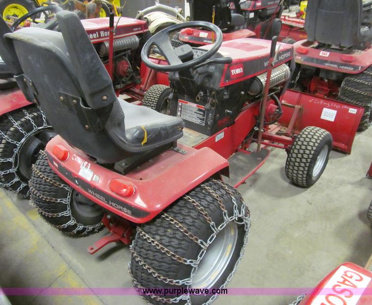 Toro Wheel Horse 520H garden tractor in Des Moines, IA Item R9164