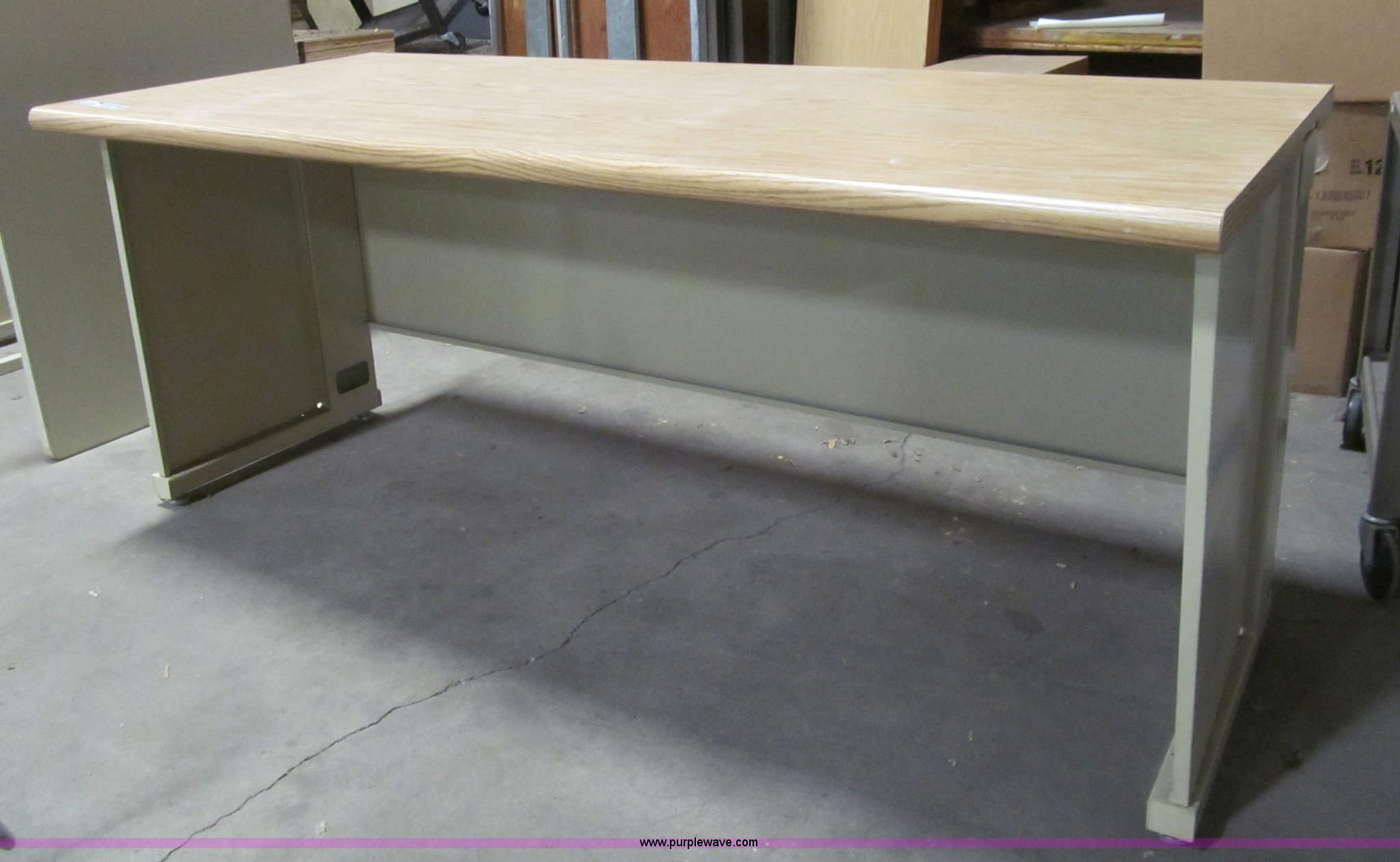 Assorted metal desks in Hutchinson, KS Item AQ9881 sold Purple Wave