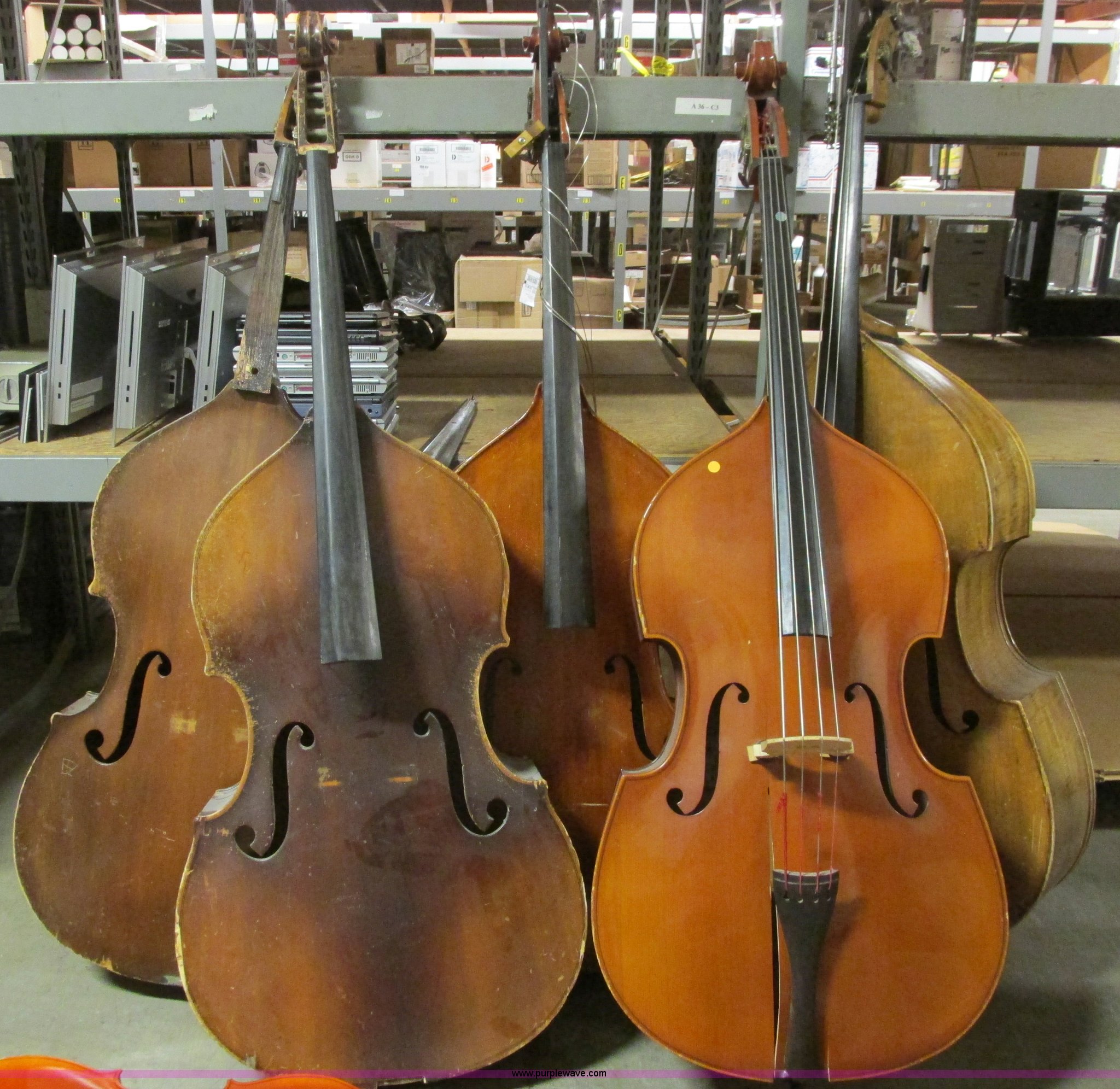Assorted musical instruments in Wichita, KS Item AX9850 sold Purple Wave
