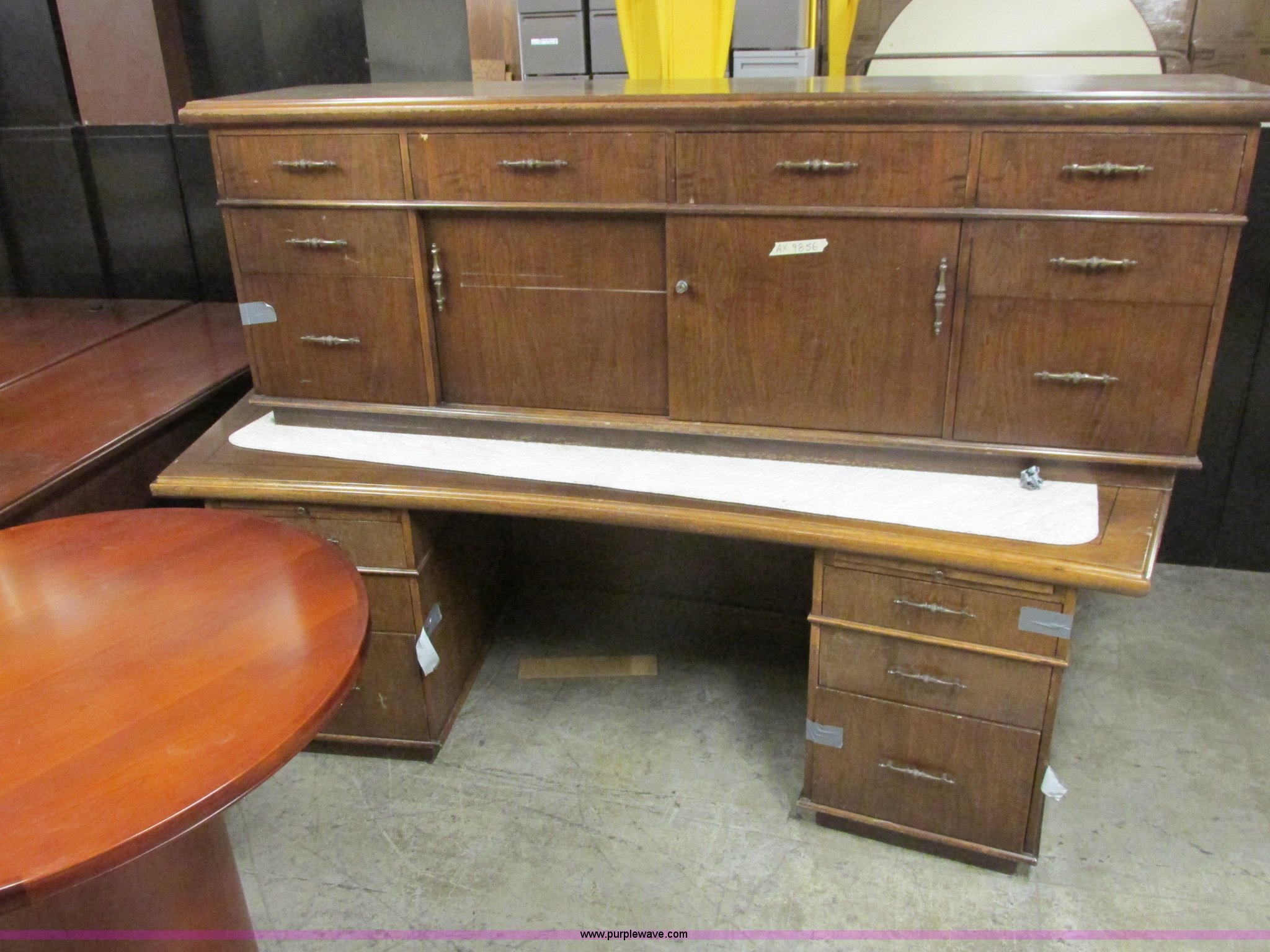 Assorted furniture in Wichita, KS Item AX9856 sold Purple Wave