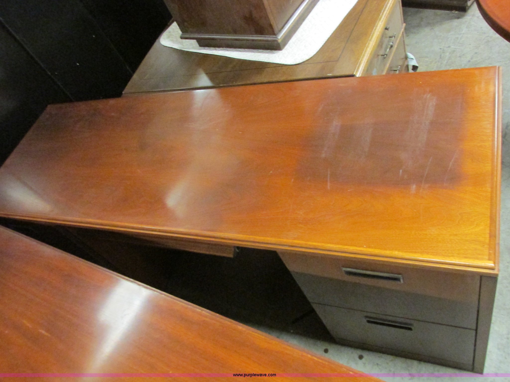 Assorted furniture in Wichita, KS Item AX9856 sold Purple Wave