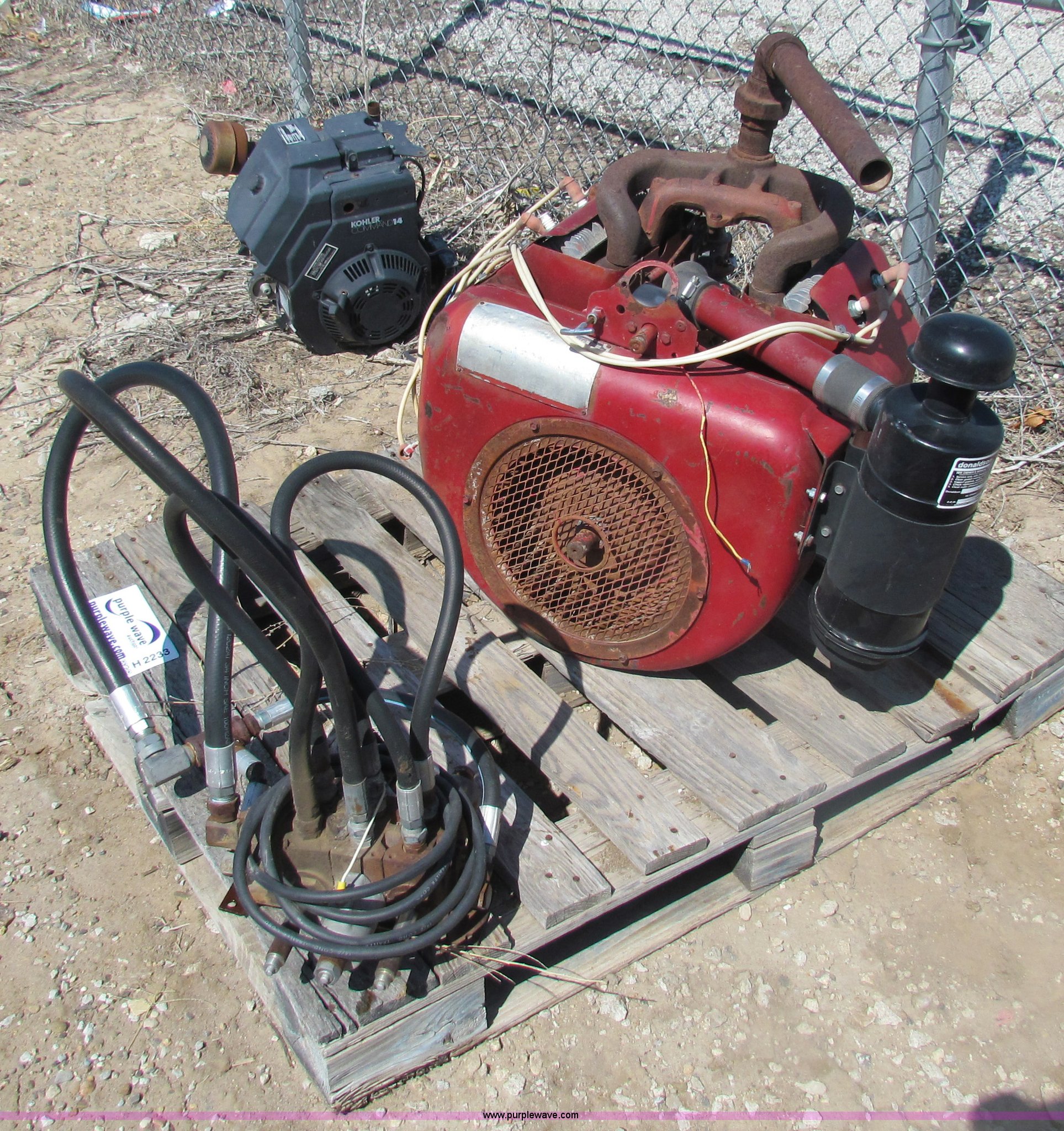 Wisconsin VH40 four cylinder gas engine in Greensburg, KS | Item H2233