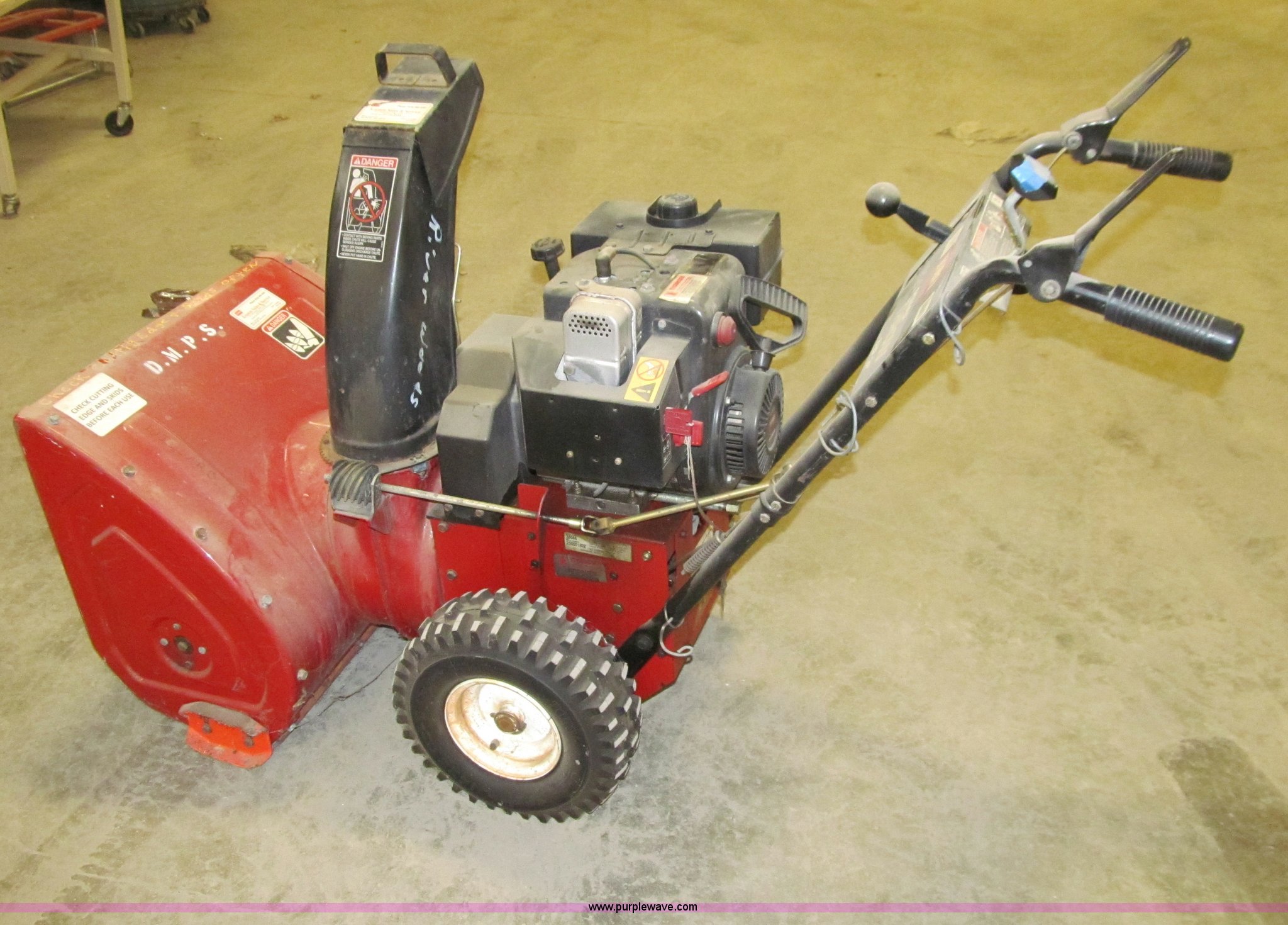 Toro 824 selfpropelled snow blower in Des Moines, IA Item R9145 sold