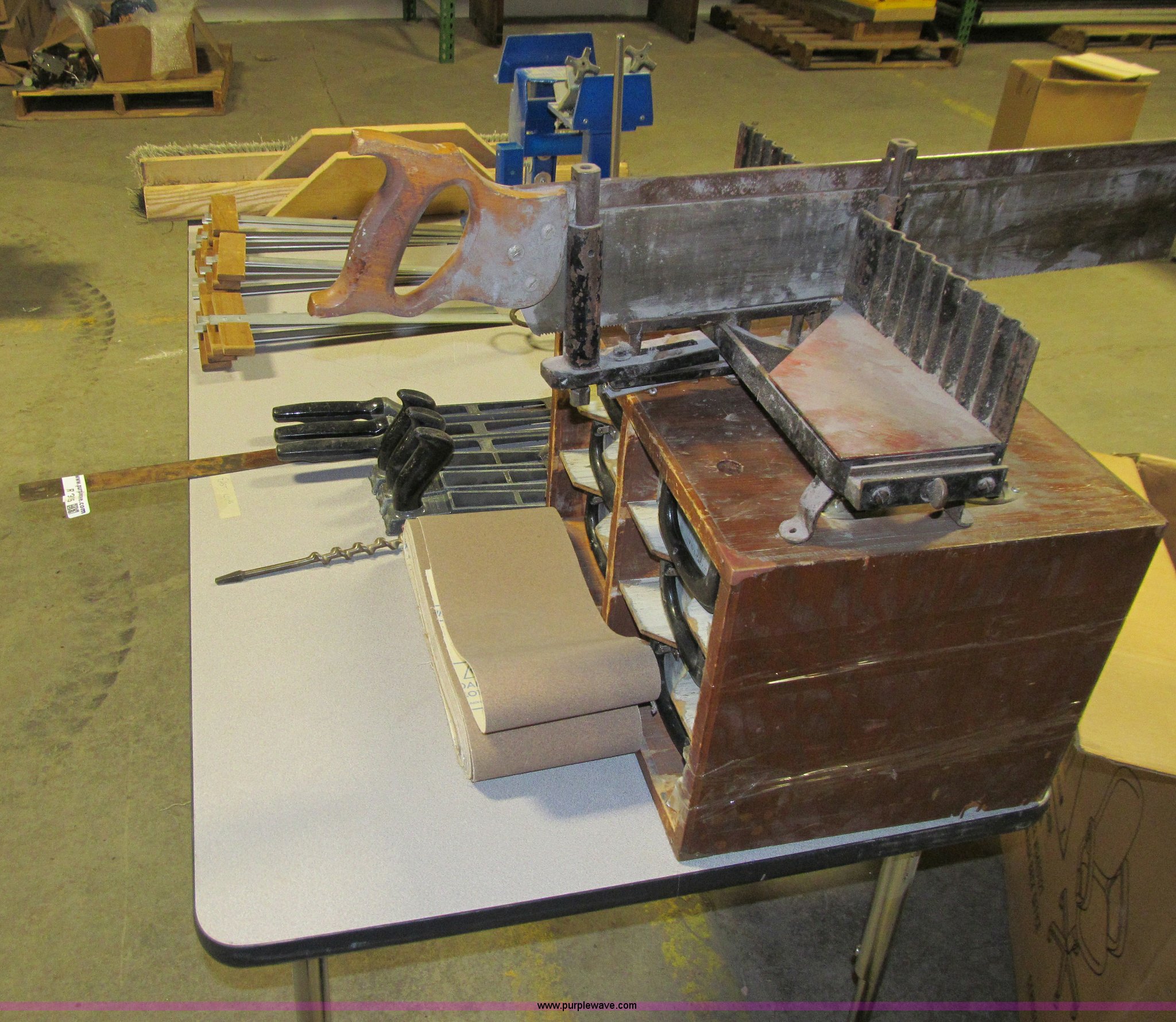 Wood working tools in Des Moines, IA Item R9195 sold Purple Wave