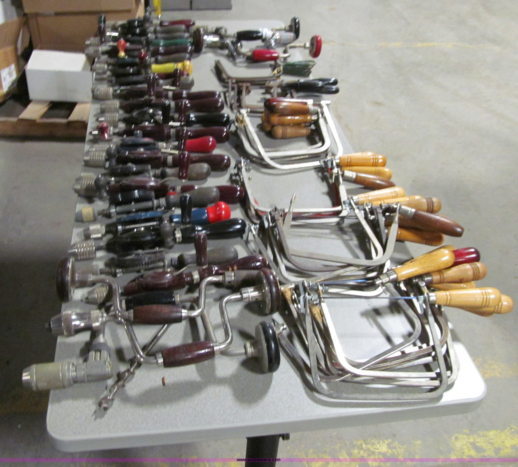 Wood working tools in Des Moines, IA Item R9198 sold Purple Wave