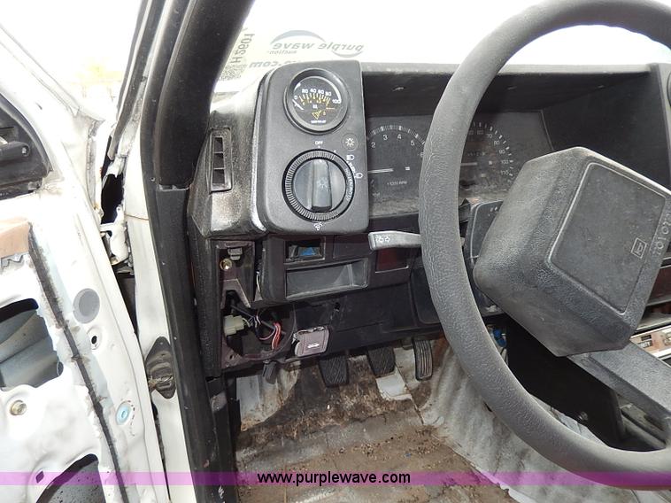 image for item H2601 1986 Toyota Corolla