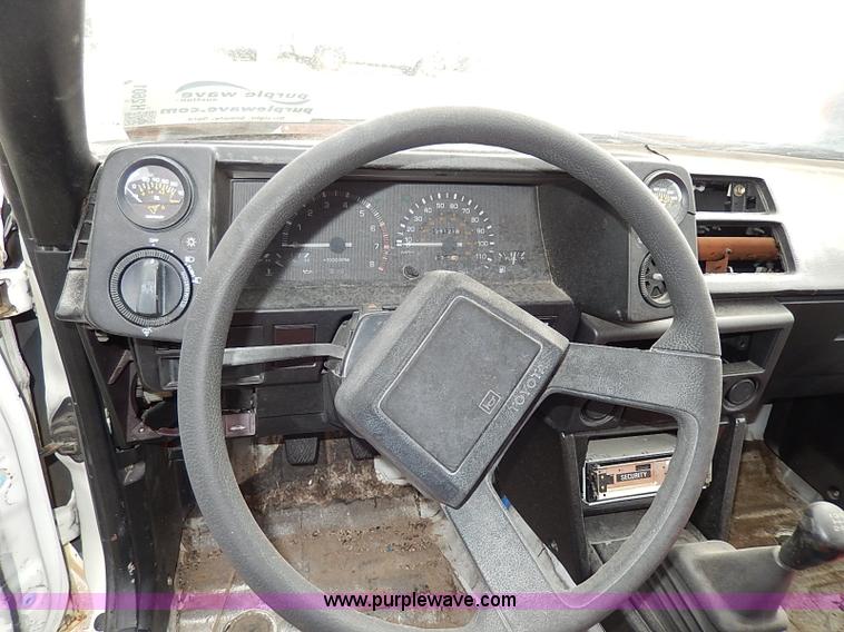 image for item H2601 1986 Toyota Corolla