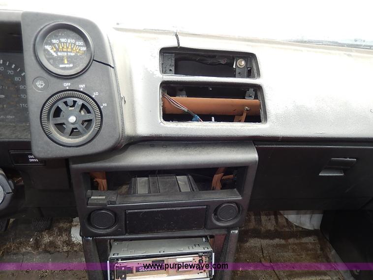 image for item H2601 1986 Toyota Corolla