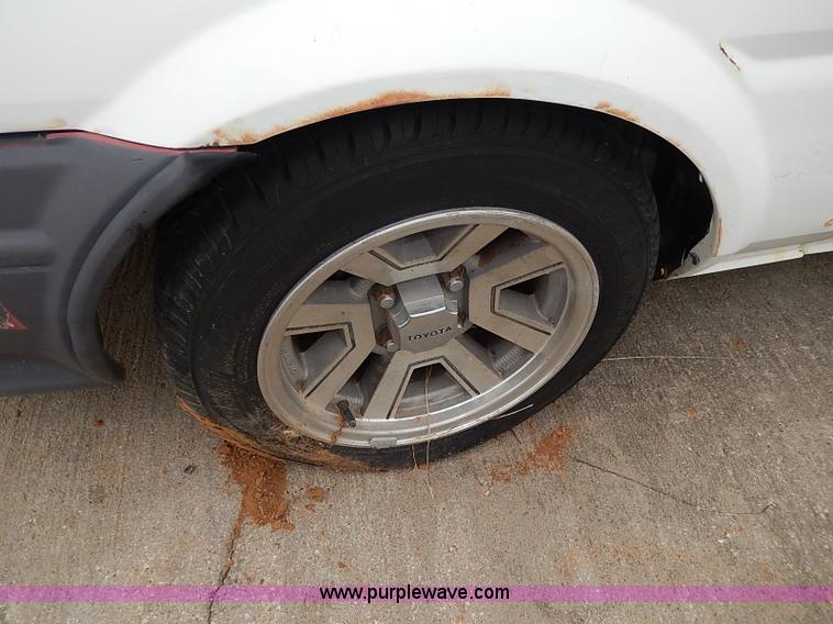 image for item H2601 1986 Toyota Corolla