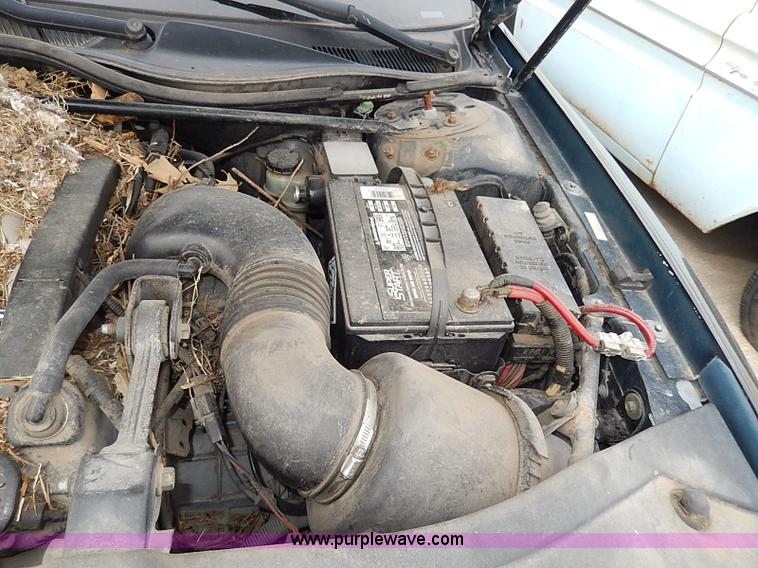 image for item H2604 1999 Lincoln Continental