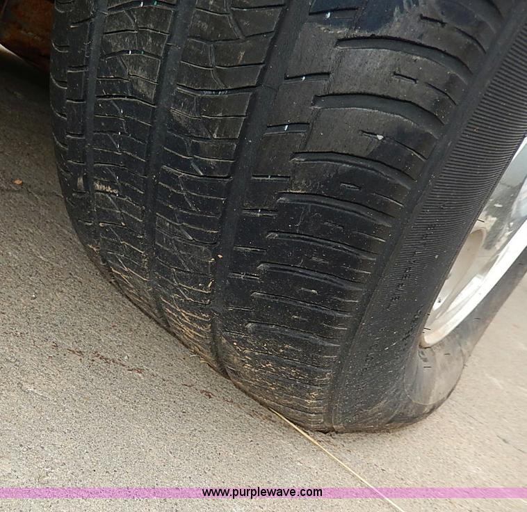 image for item H2604 1999 Lincoln Continental