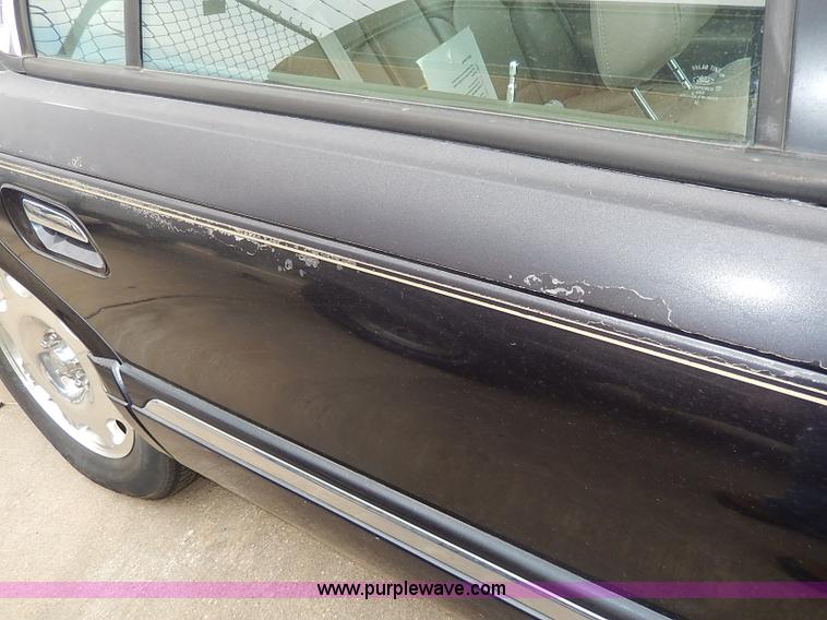 image for item H2604 1999 Lincoln Continental