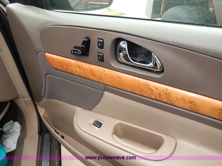 image for item H2604 1999 Lincoln Continental