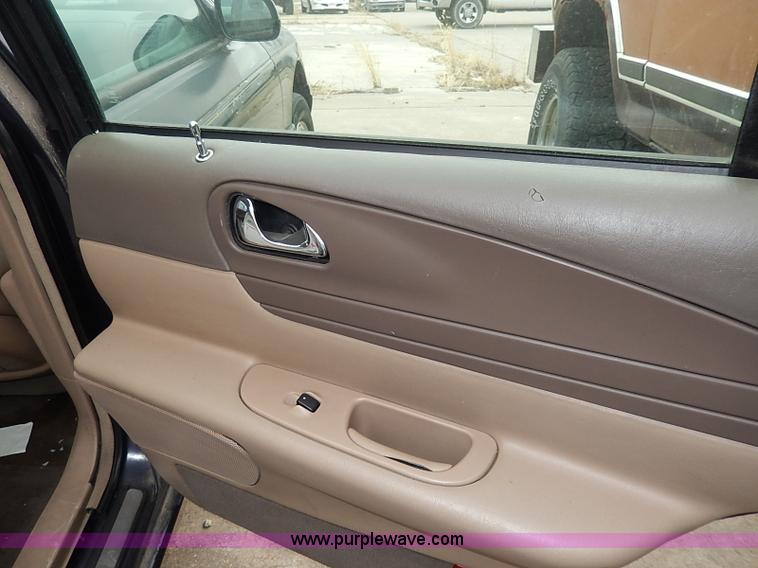 image for item H2604 1999 Lincoln Continental