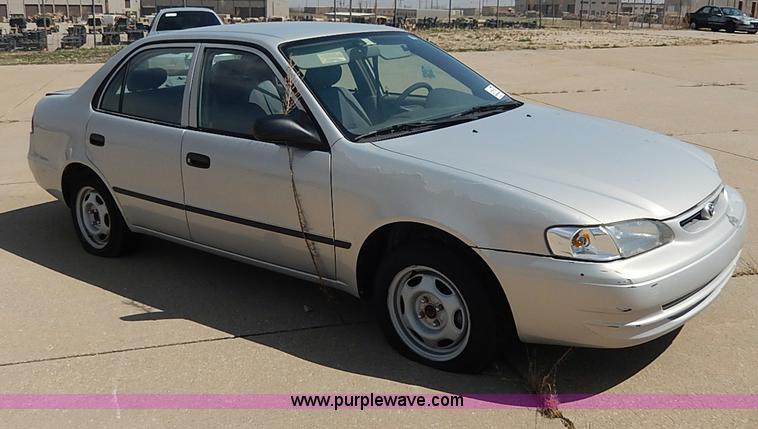 image for item H2605 2000 Toyota Corolla VE