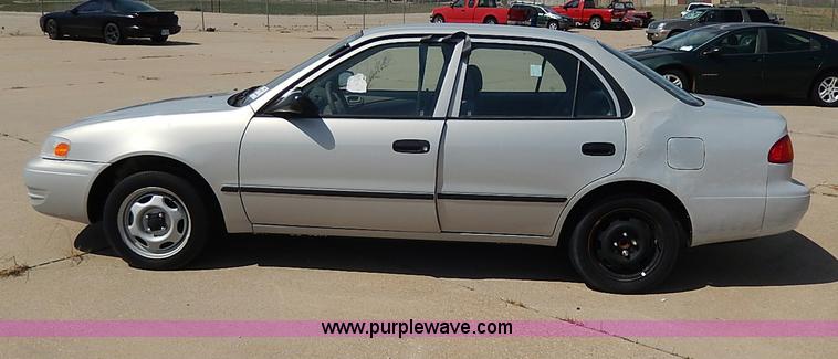 image for item H2605 2000 Toyota Corolla VE