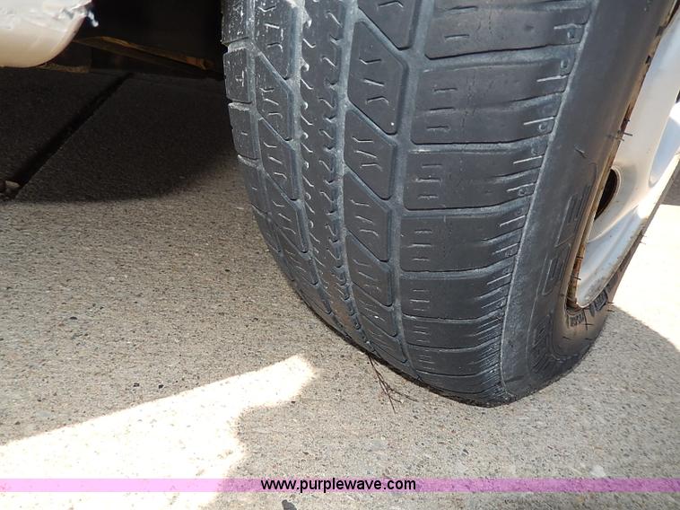 image for item H2605 2000 Toyota Corolla VE