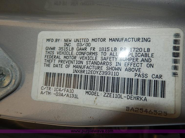 image for item H2605 2000 Toyota Corolla VE