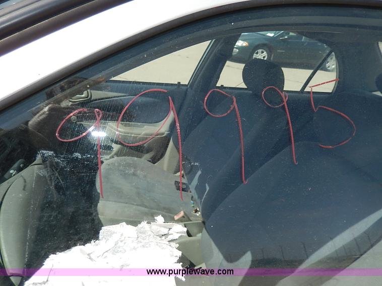 image for item H2605 2000 Toyota Corolla VE