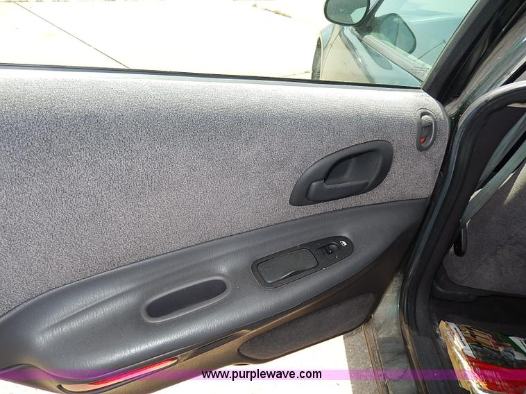 image for item H2606 1999 Dodge Intrepid ES