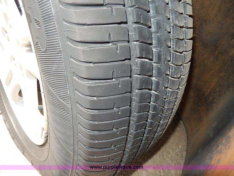 image for item H2606 1999 Dodge Intrepid ES