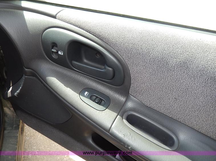 image for item H2606 1999 Dodge Intrepid ES