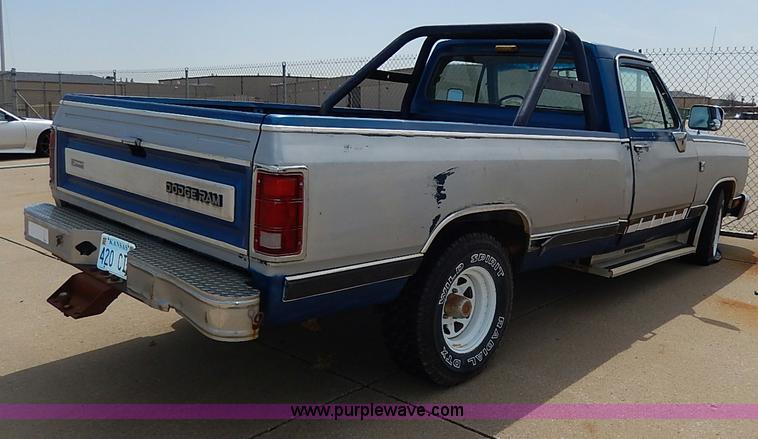 image for item H2607 1986 Dodge D150