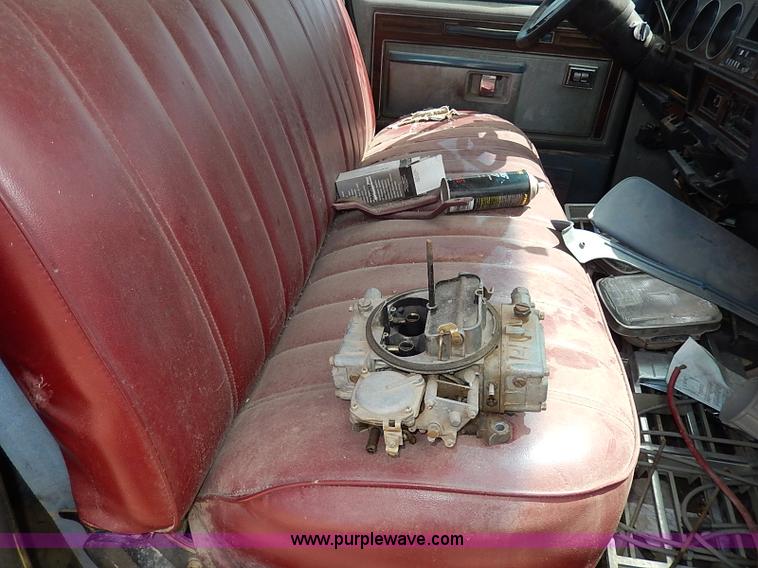 image for item H2607 1986 Dodge D150