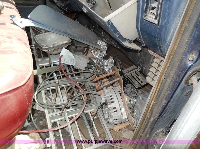 image for item H2607 1986 Dodge D150