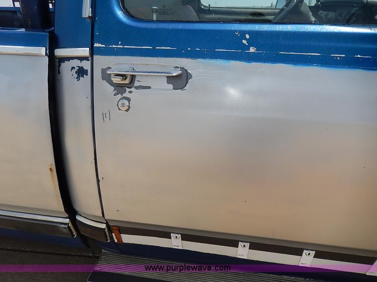 image for item H2607 1986 Dodge D150