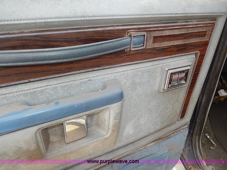 image for item H2607 1986 Dodge D150