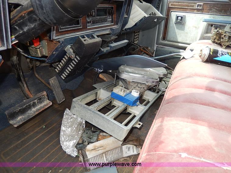 image for item H2607 1986 Dodge D150