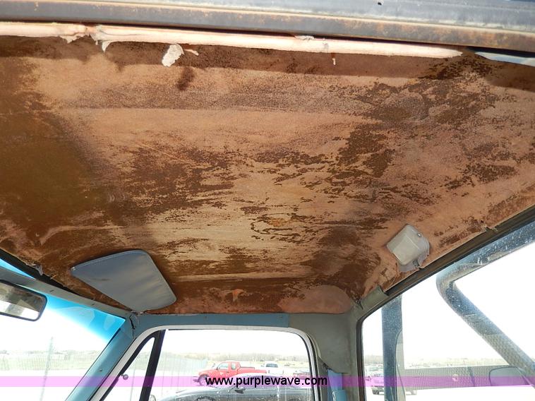 image for item H2607 1986 Dodge D150